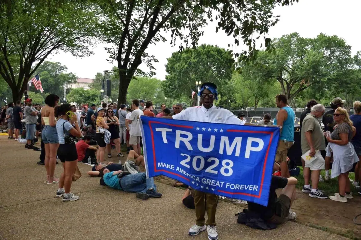 Trump, Amerikan Ordusu'nun 250. Yıl Geçit Töreninde Protestoculara Gözdağı Verdi