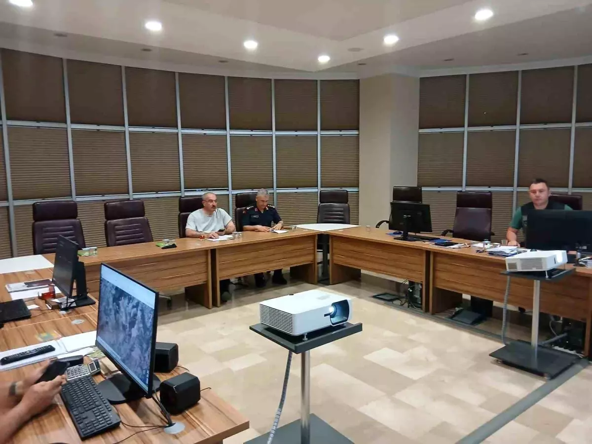 Çanakkale'de Yangın Söndürme Çalışmaları Devam Ediyor