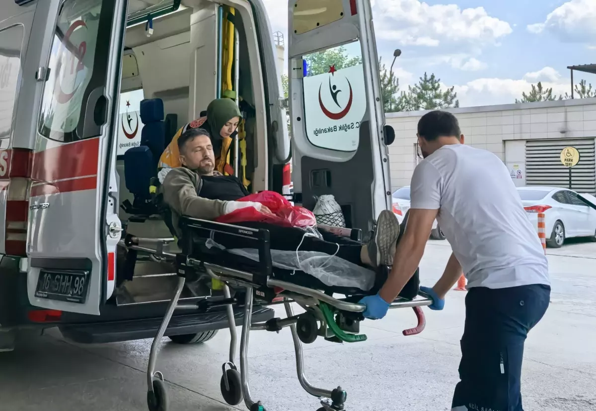 Ağaç Kesen Orman İşçisi Motorlu Testereyle Yaralandı