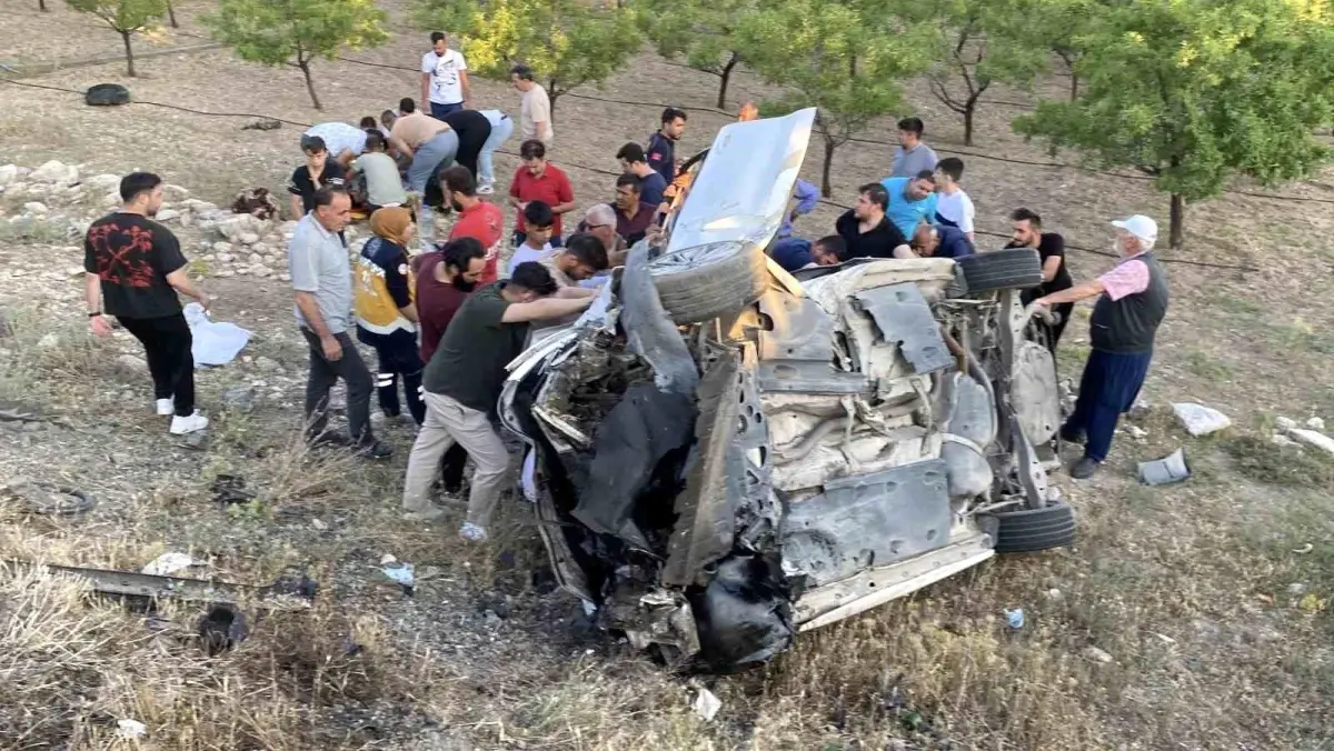 Aksaray'da Trafik Kazası: 8 Yaralı