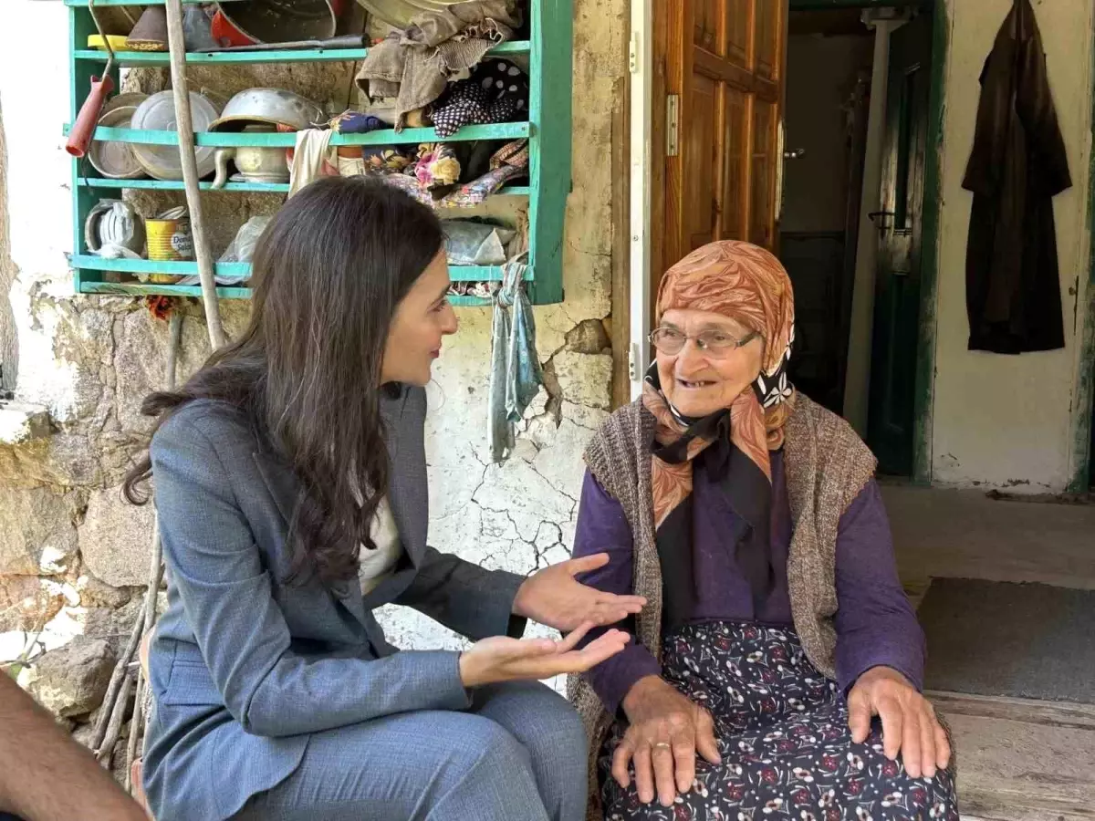 Balıkesir'de 84 yaşındaki teyzenin kaymakam heyecanı