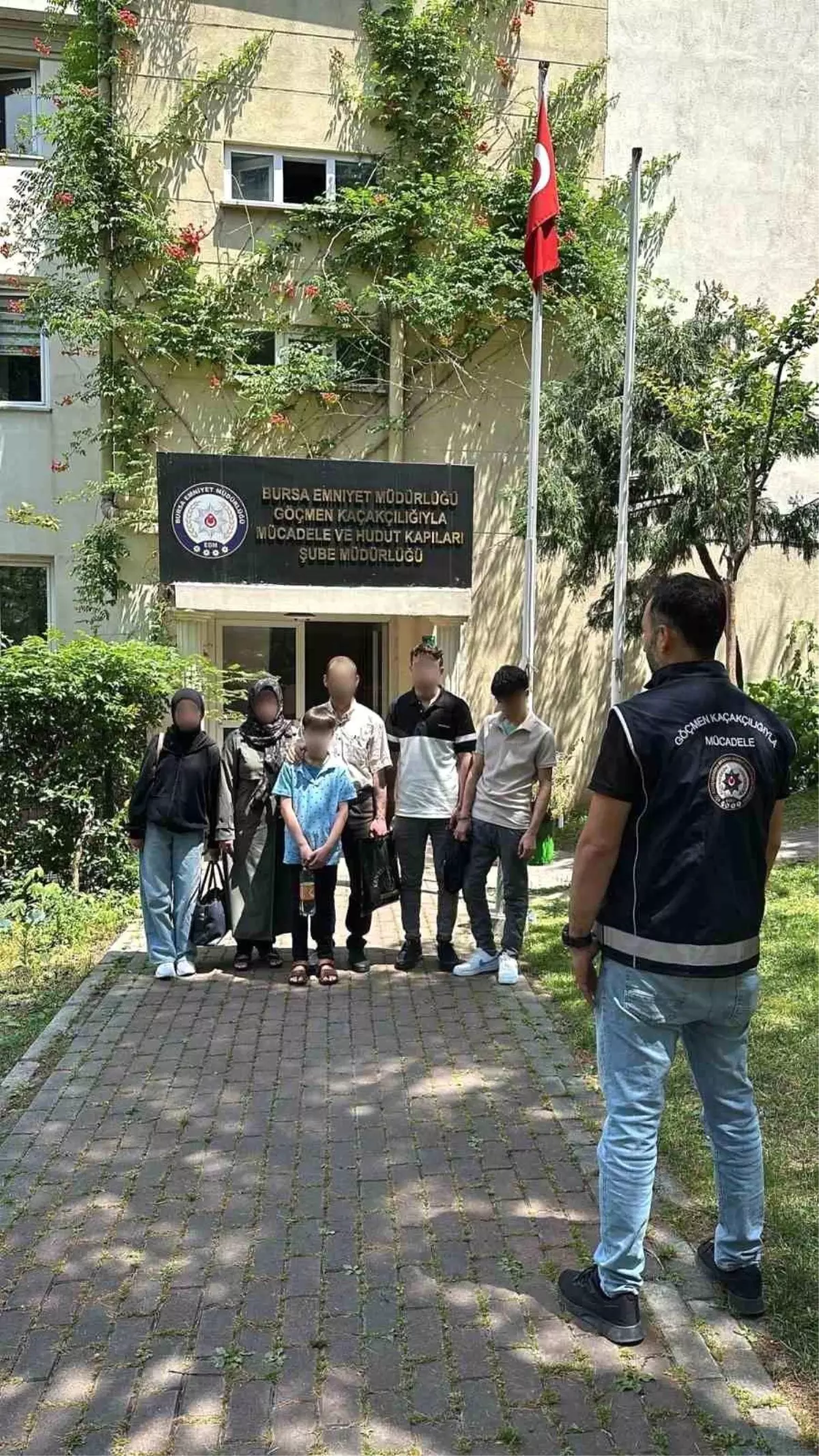 Bursa'da Göçmen Kaçakçılığı Operasyonu: 7 Kaçak Göçmen Yakalandı
