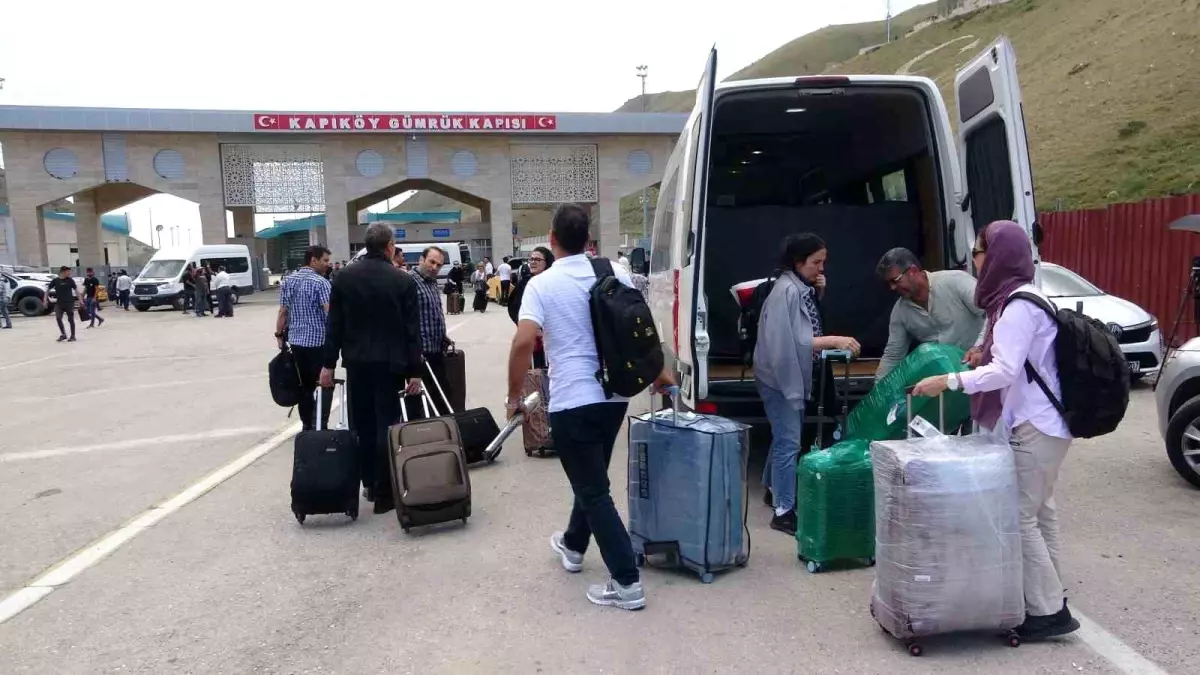 İranlı Turistler Türkiye'den Ülkelerine Dönüyor