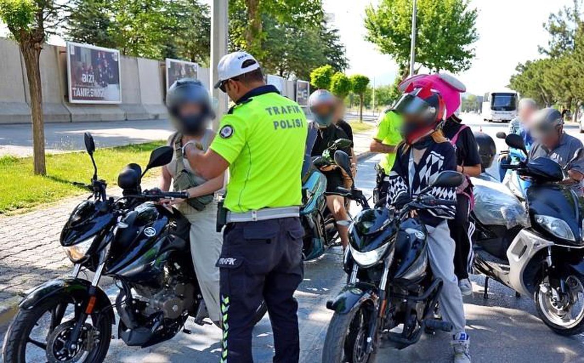 Isparta'da Trafik Denetimi: 10 Araç Ceza Aldı