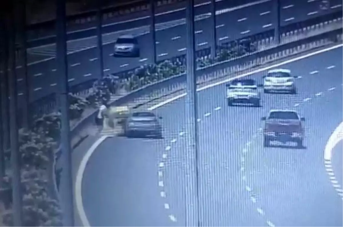 İzmir'deki Trafik Kazasında Taksideki Yolcu Hayatını Kaybetti
