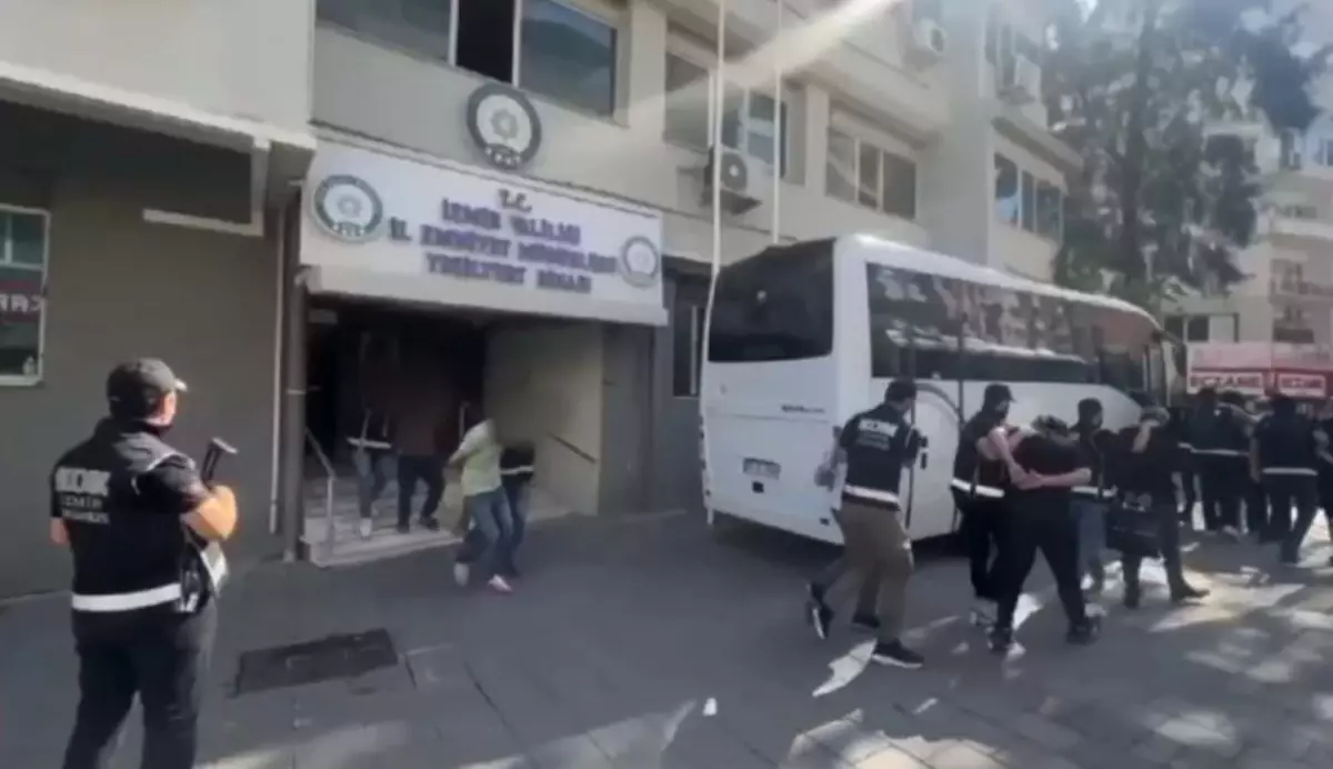 İzmir'de Suç Örgütü Operasyonunda 17 Tutuklama