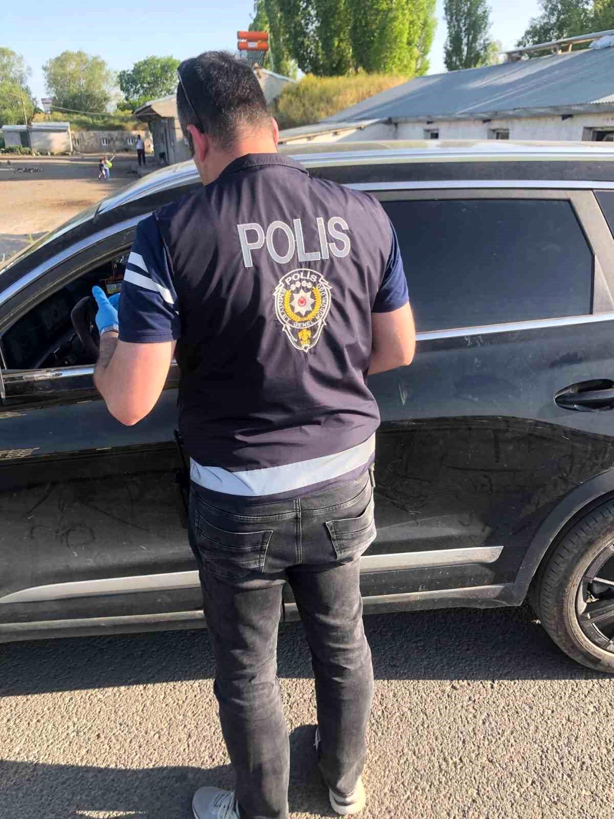 Kars'ta Polisi Uygulamaları Devam Ediyor