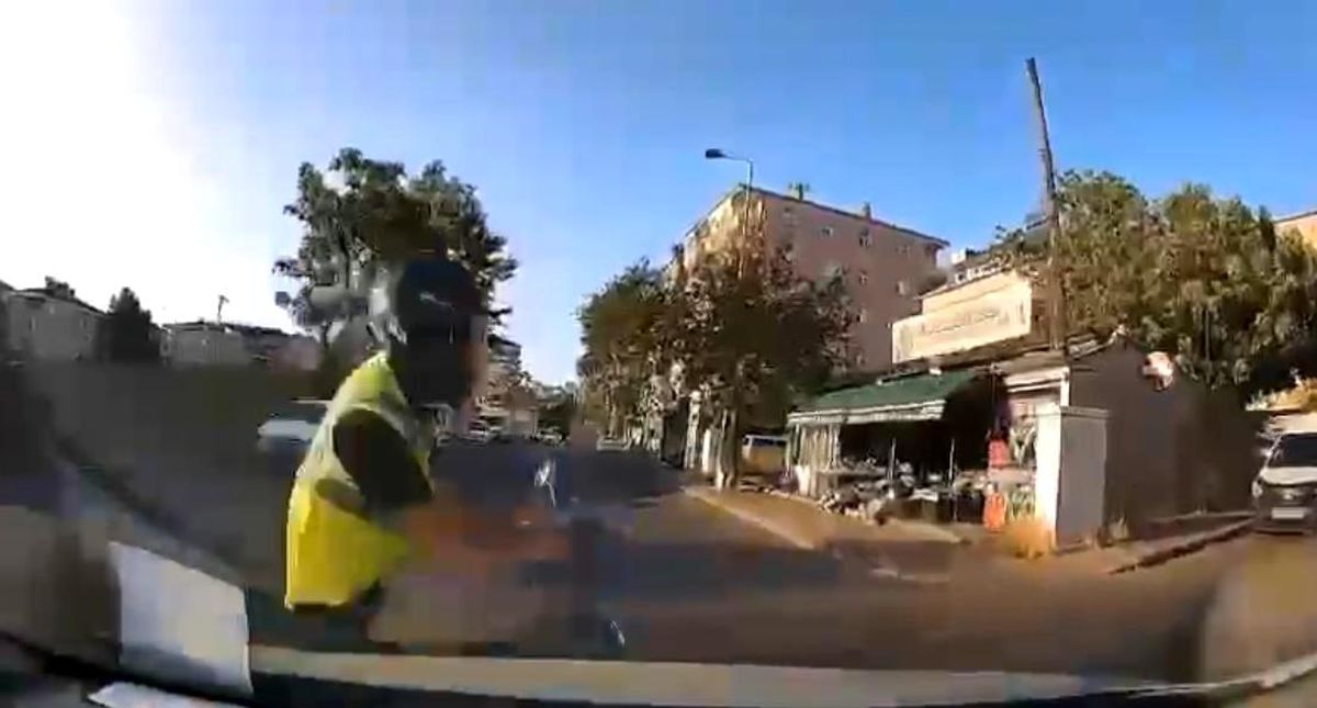 Kartal'da Motosiklet ile Otomobil Çarpıştı: Yaralılar Var