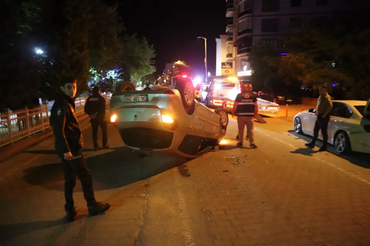 Kastamonu'da Park Halindeki Araca Çarpan Otomobil Takla Attı