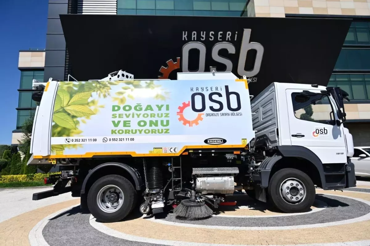 Kayseri OSB, Yeni Vakumlu Yol Süpürme Aracı ile Hizmet Filolarını Güçlendiriyor