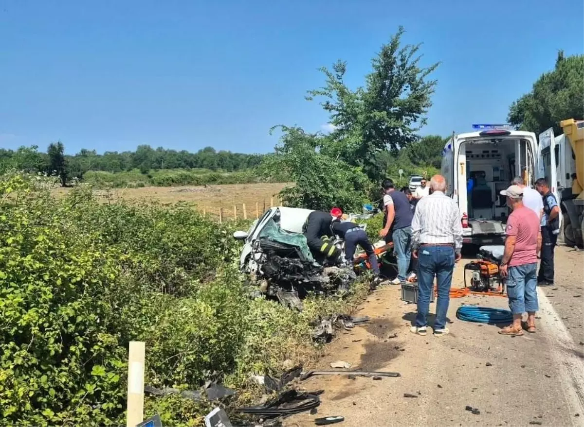 Bursa'da Kafa Kafaya Çarpışma: Bir Sürücü Hayatını Kaybetti