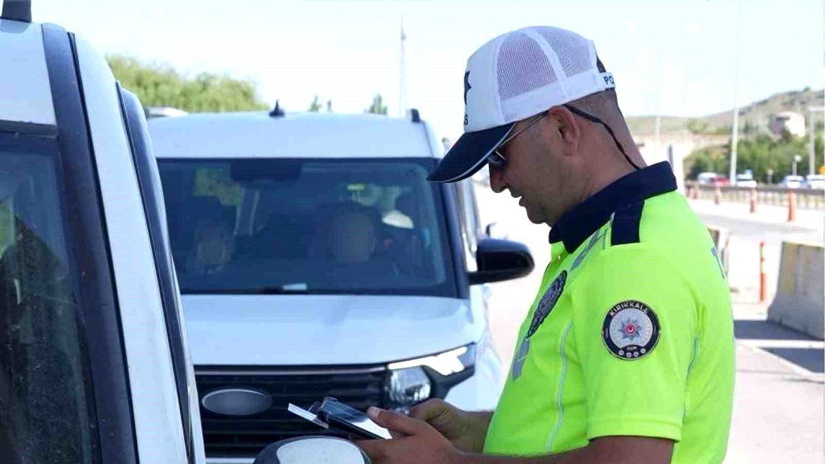 Kırıkkale'de Şok Denetim: 8 Aranan Şahıs Yakalandı, Uyuşturucu ve Silah Ele Geçirildi