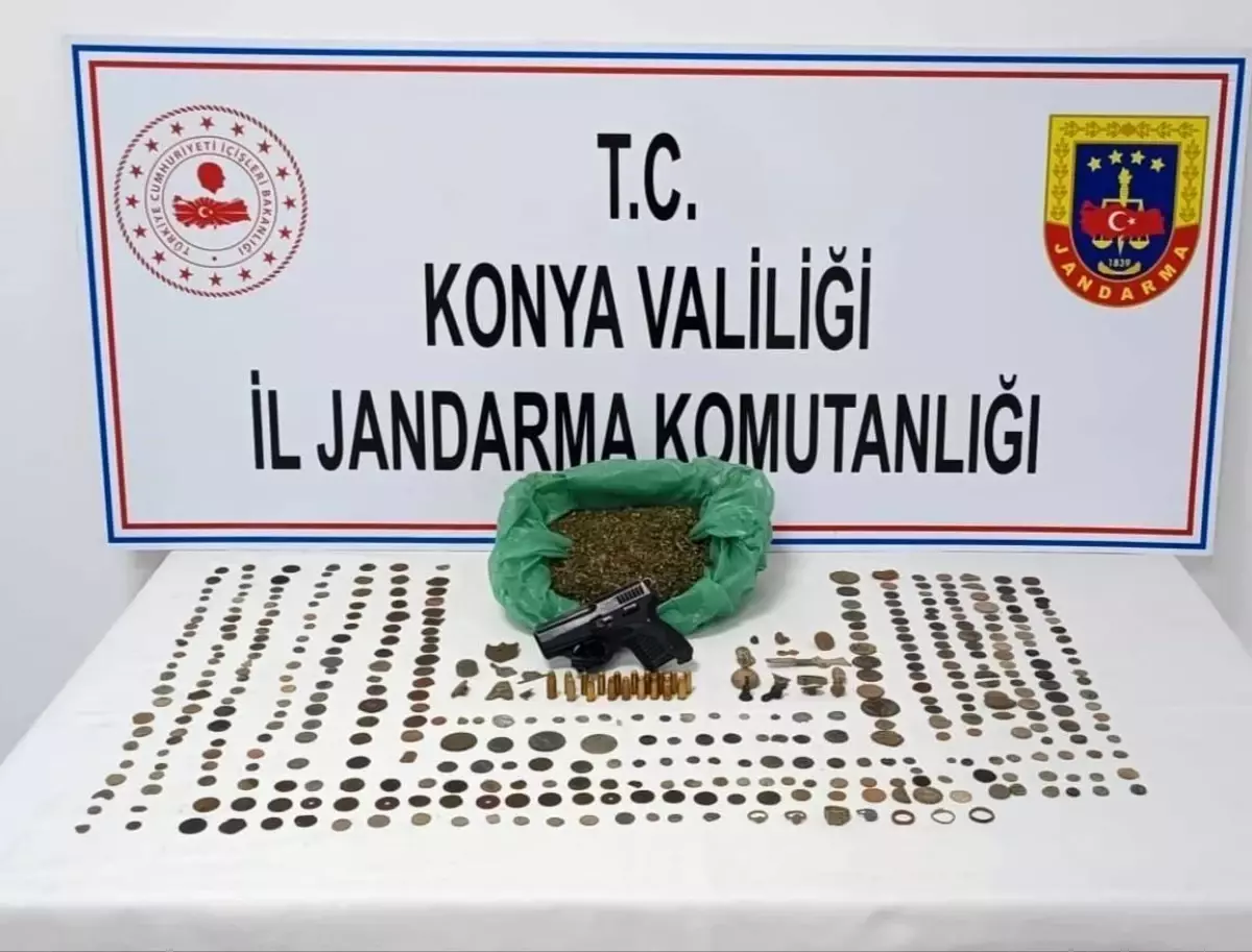 Konya'da Tarihi Eser, Esrar ve Ruhsatsız Tabanca Ele Geçirildi