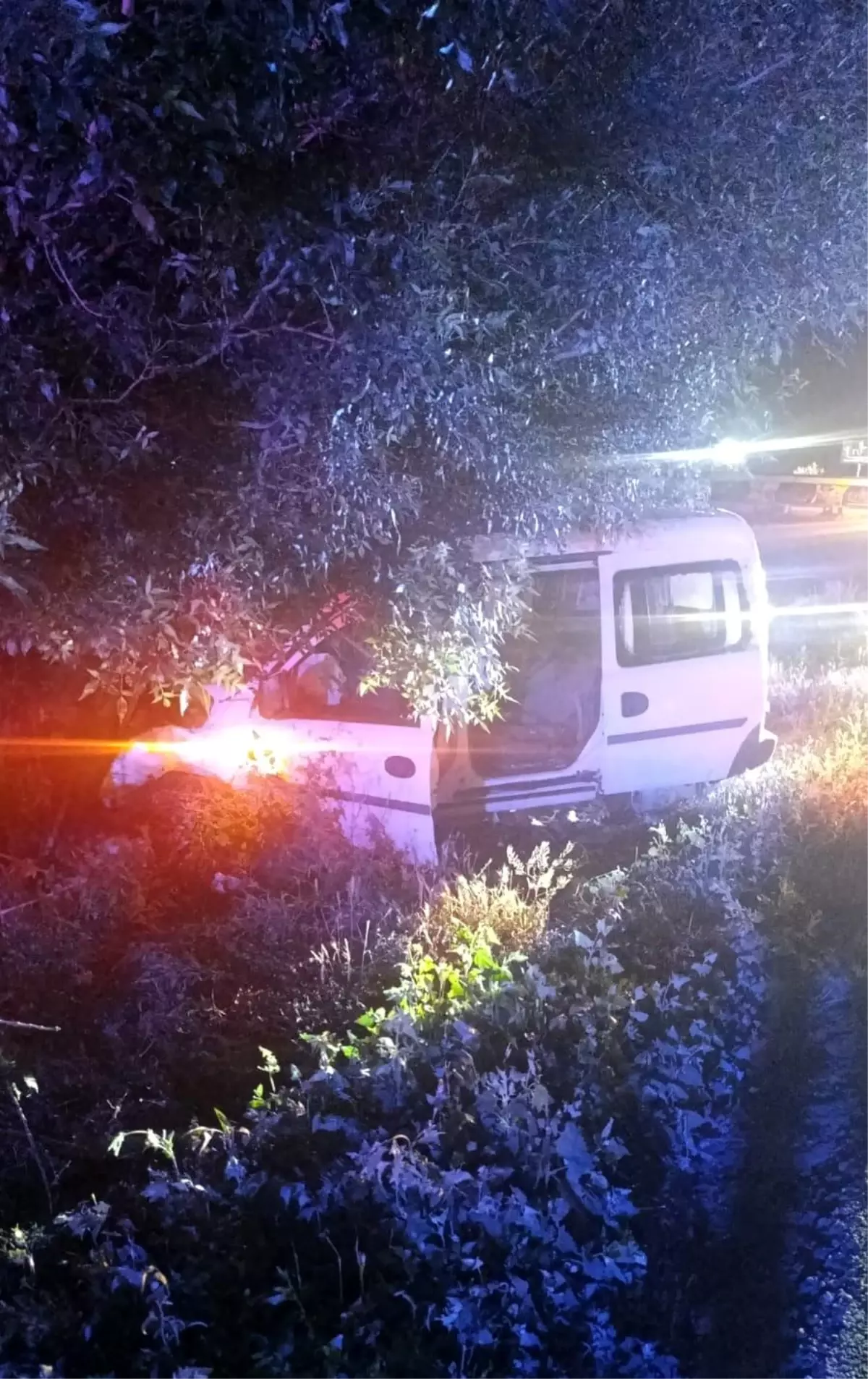 Konya'da Otomobil- Hafif Ticari Araç Kazası: 6 Yaralı