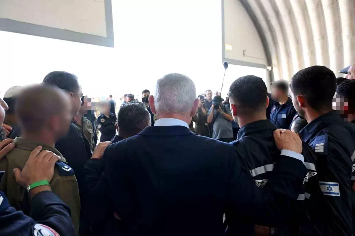 Netanyahu: Tahran'daki sivillere 'Tahran'ı boşaltın' diyoruz