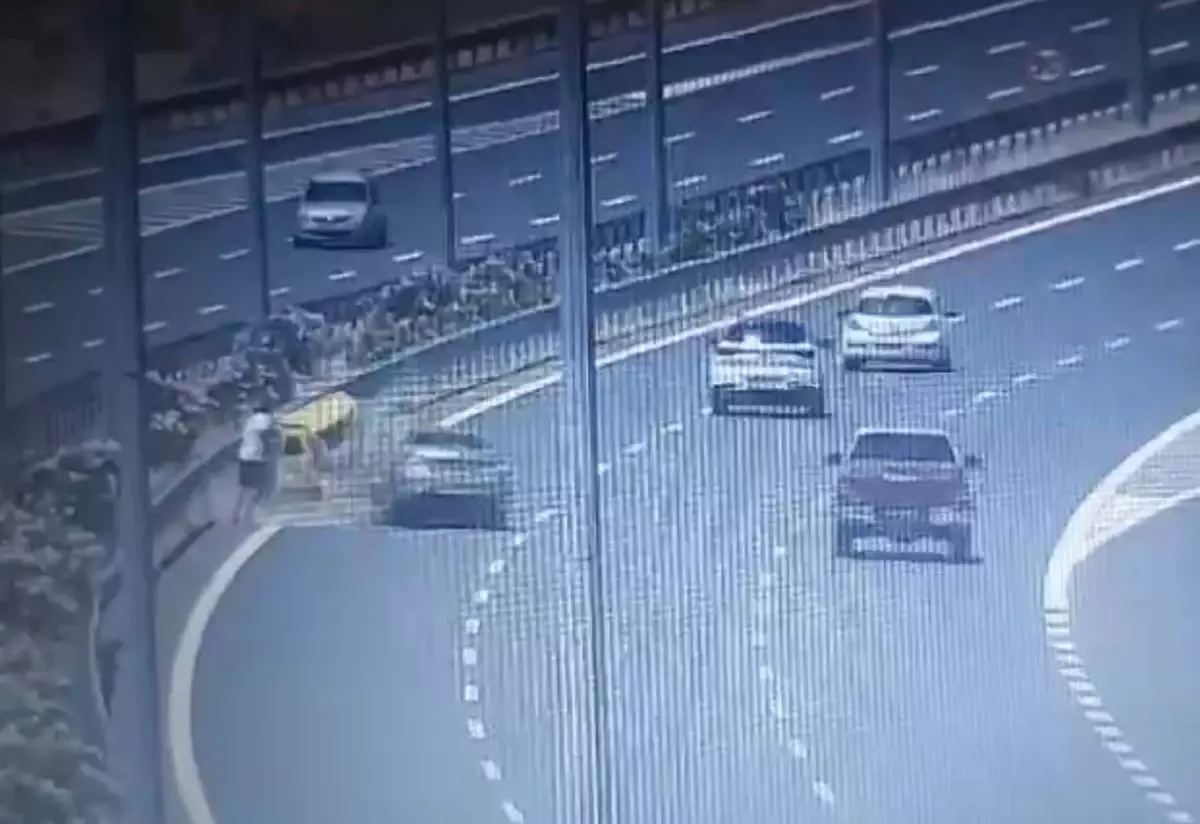 Menemen'de Otomobilin Taksıya Çarpması Sonucu 1 Kişi Hayatını Kaybetti