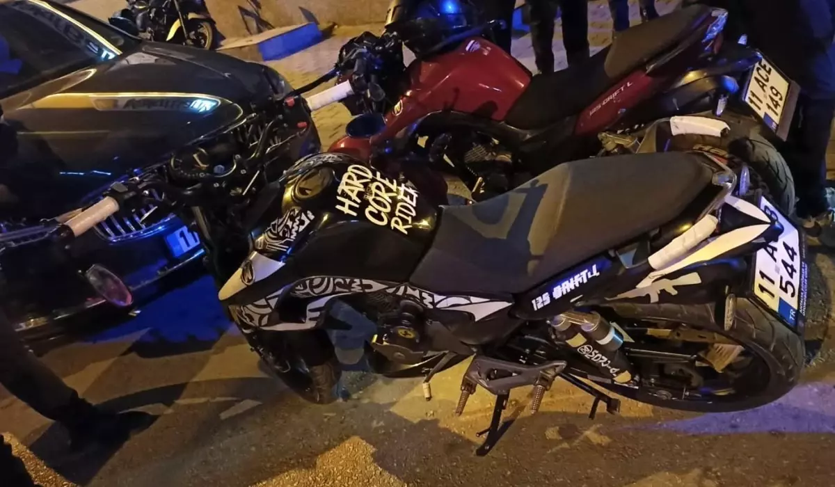 Bilecik'te Yaya Yolunda Motosikletle Gezenlere Cezalar Kesildi
