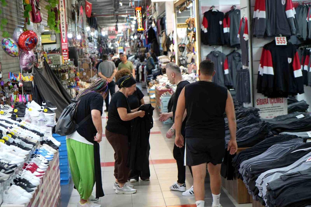 Yabancılar Çarşısı'nda Yaz Sezonu Hazırlıkları Tamamlandı