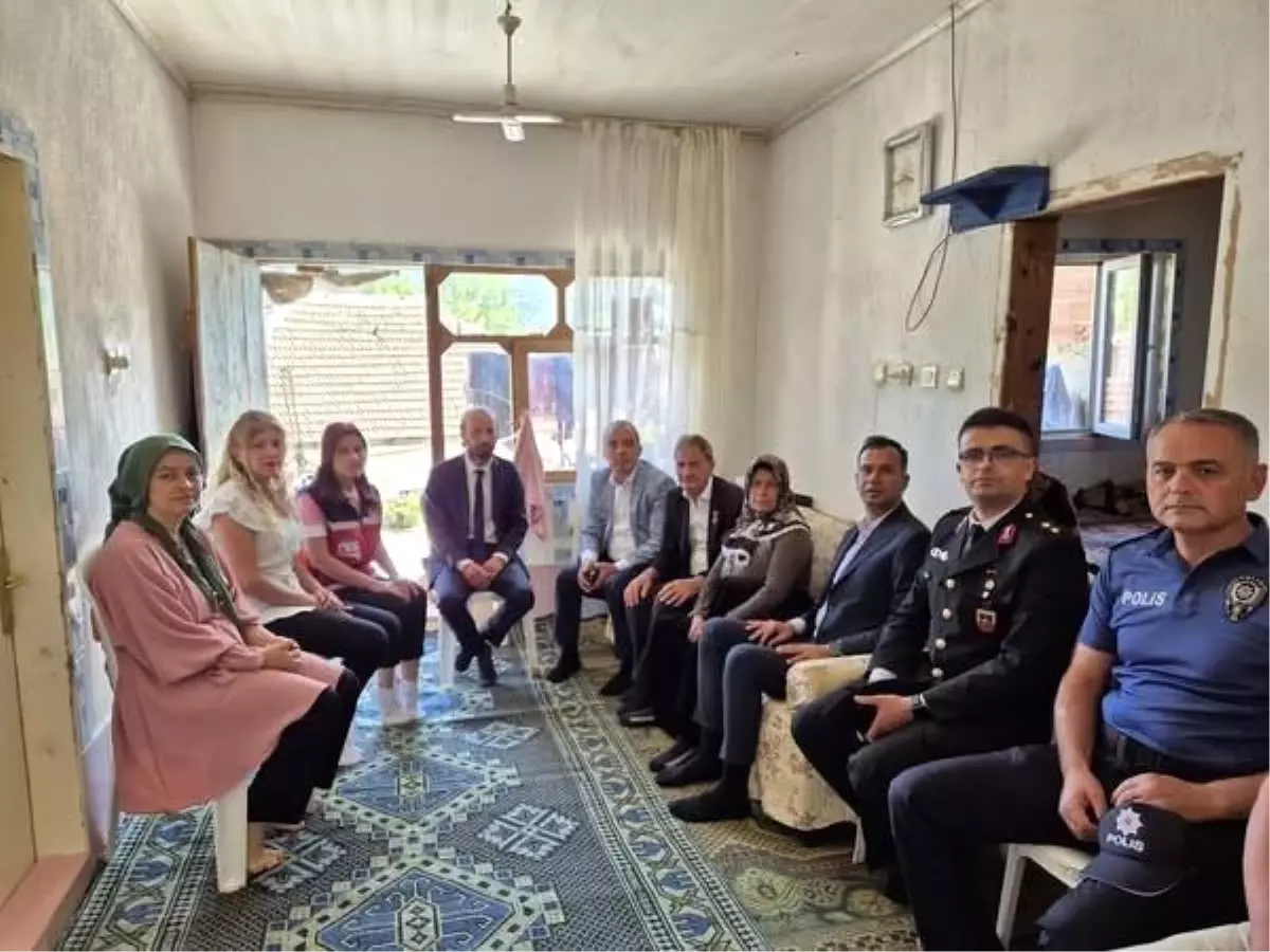 Şehit babalarına anlamlı ziyaret