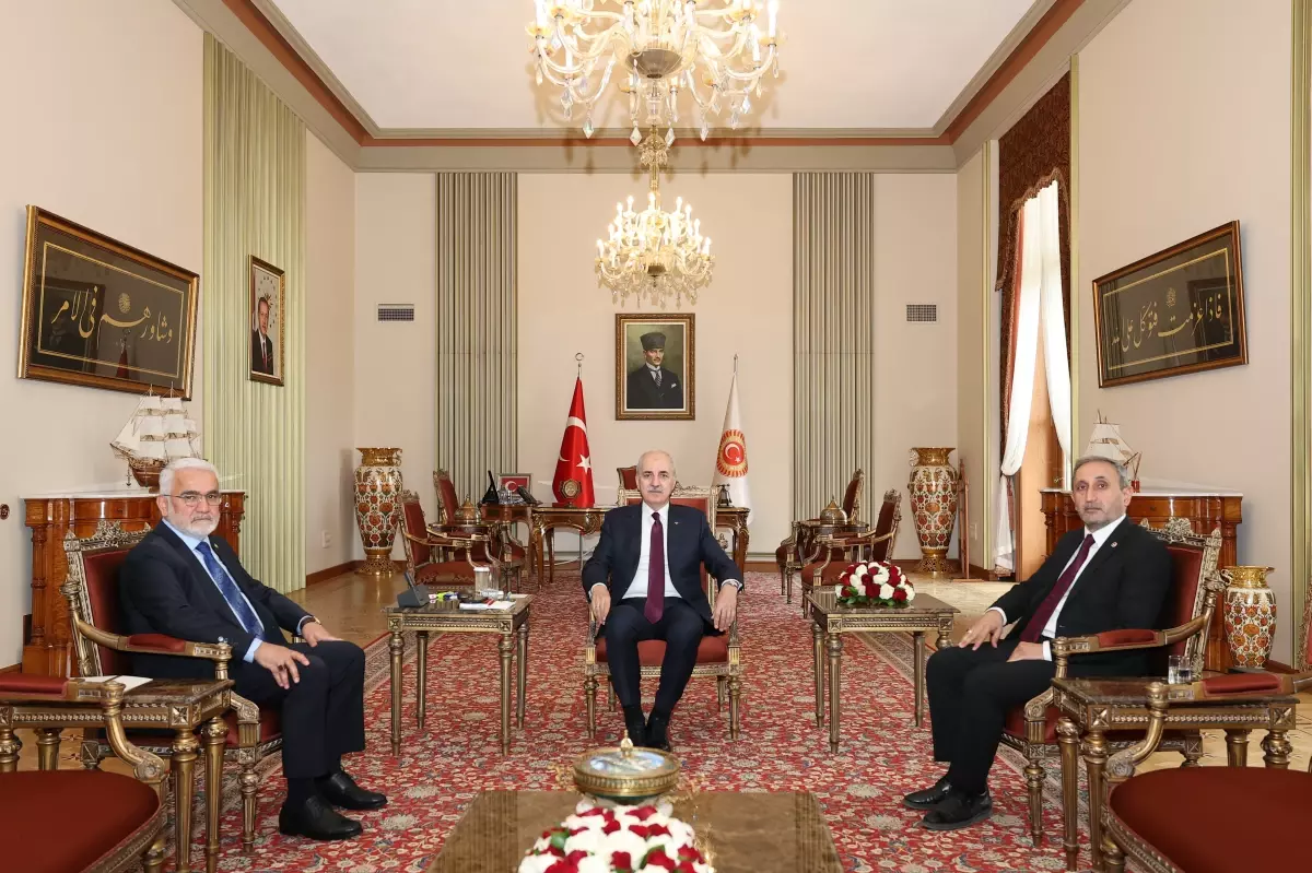 TBMM Başkanı Numan Kurtulmuş, HÜDA PAR Genel Başkanı Zekeriya Yapıcıoğlu'nu Kabul Etti
