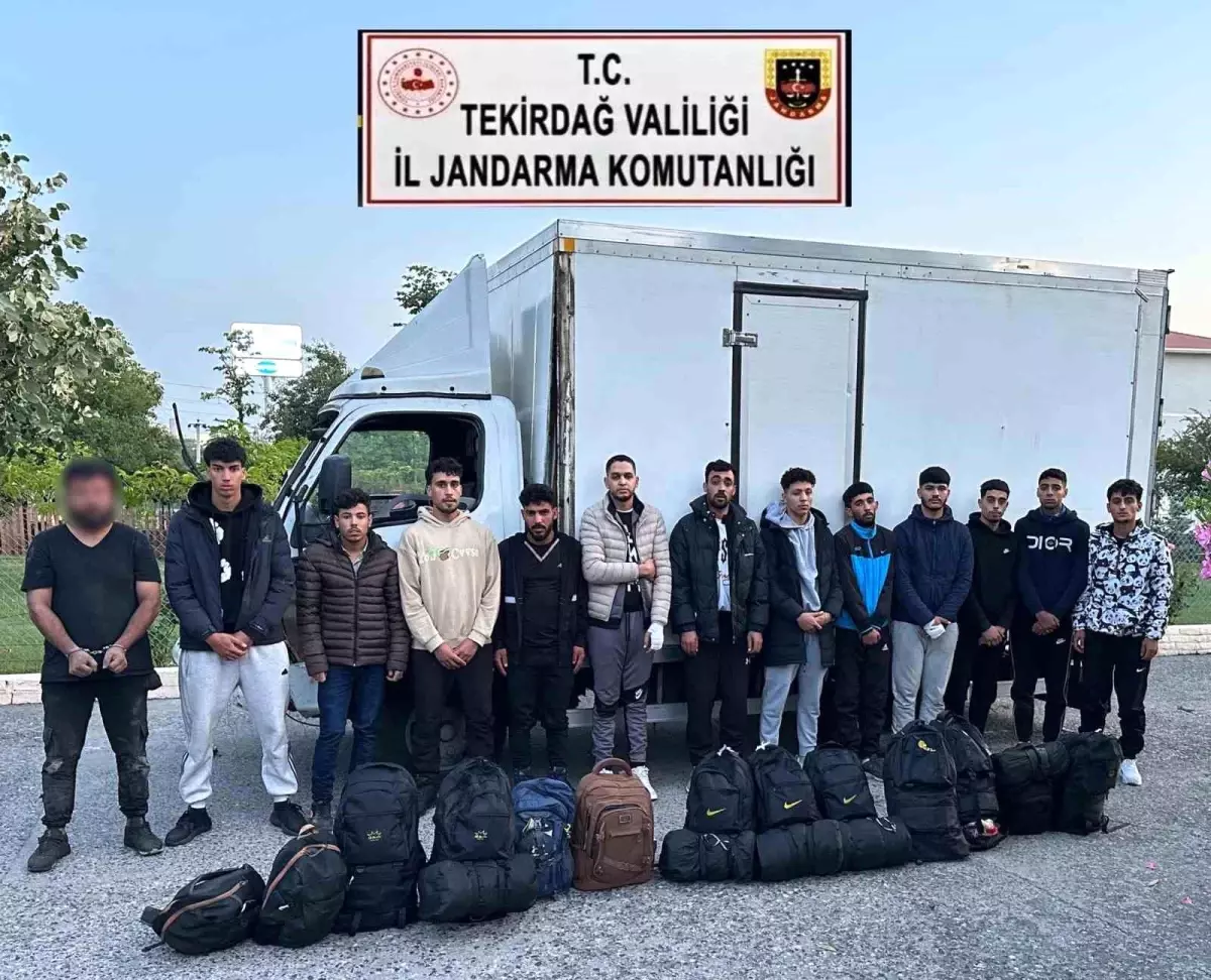 Tekirdağ'da 13 Kaçak Göçmen ve 1 Organizatör Yakalandı