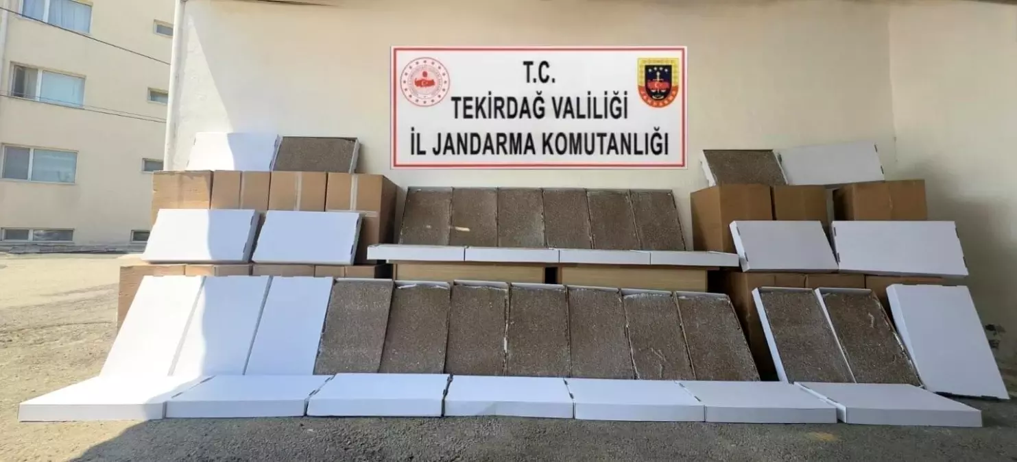 Tekirdağ'da Ruhsatsız Tabanca ve 500 Bin Dolu Makaron Ele Geçirildi