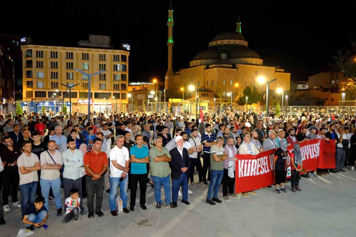 Van'da Filistin'e Destek Yürüyüşü Düzenlendi