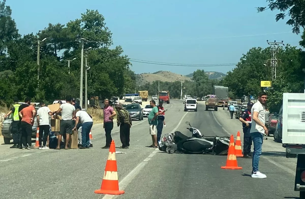 İzmir'de Motosiklet Kazası: 3 Yaralı