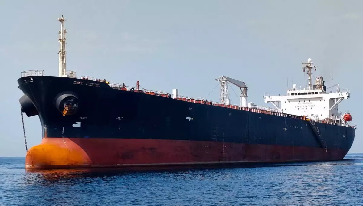 BAE'de Umman Körfezi'nde İki Petrol Tankeri Çarpıştı: 24 Kişi Tahliye Edildi