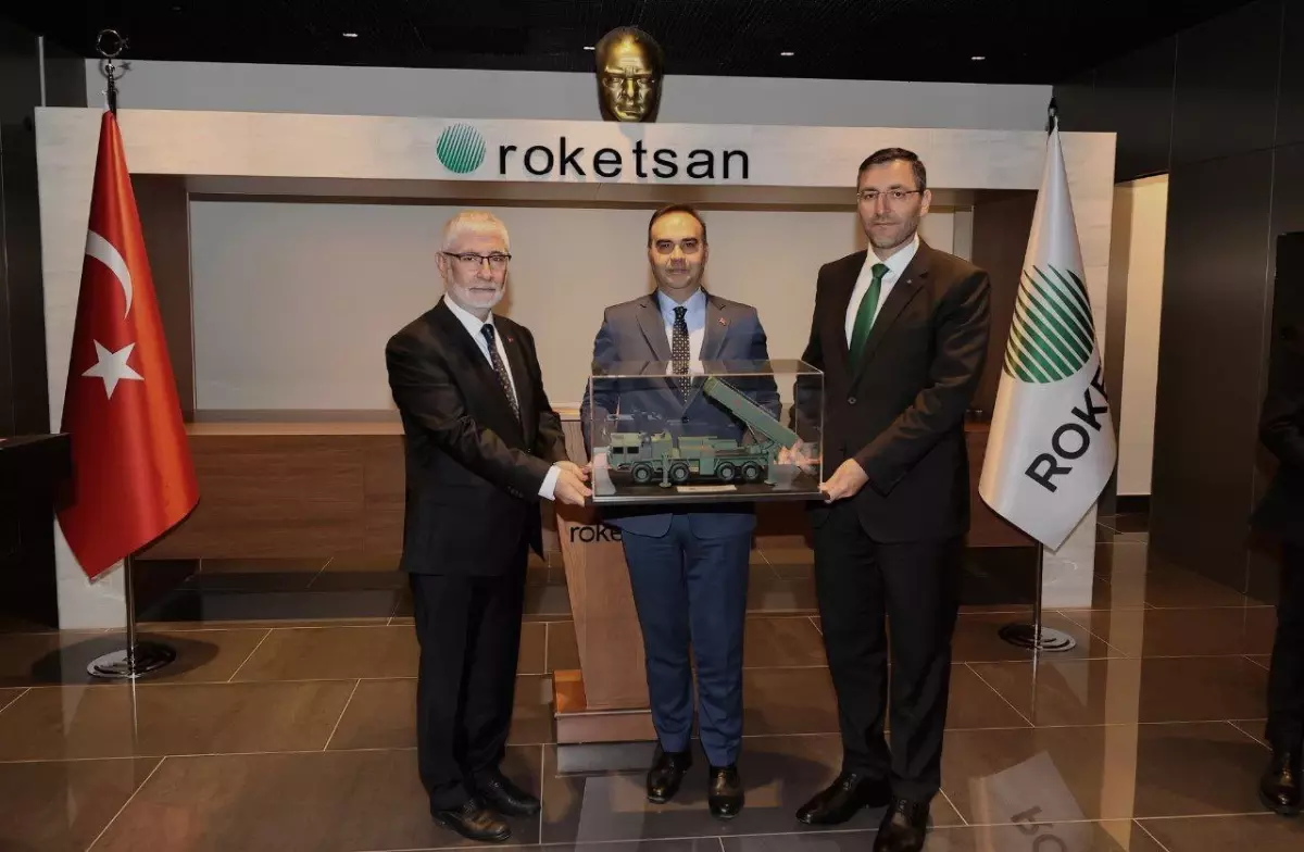 Bakan Kacır, Roketsan'ı Ziyaret Etti