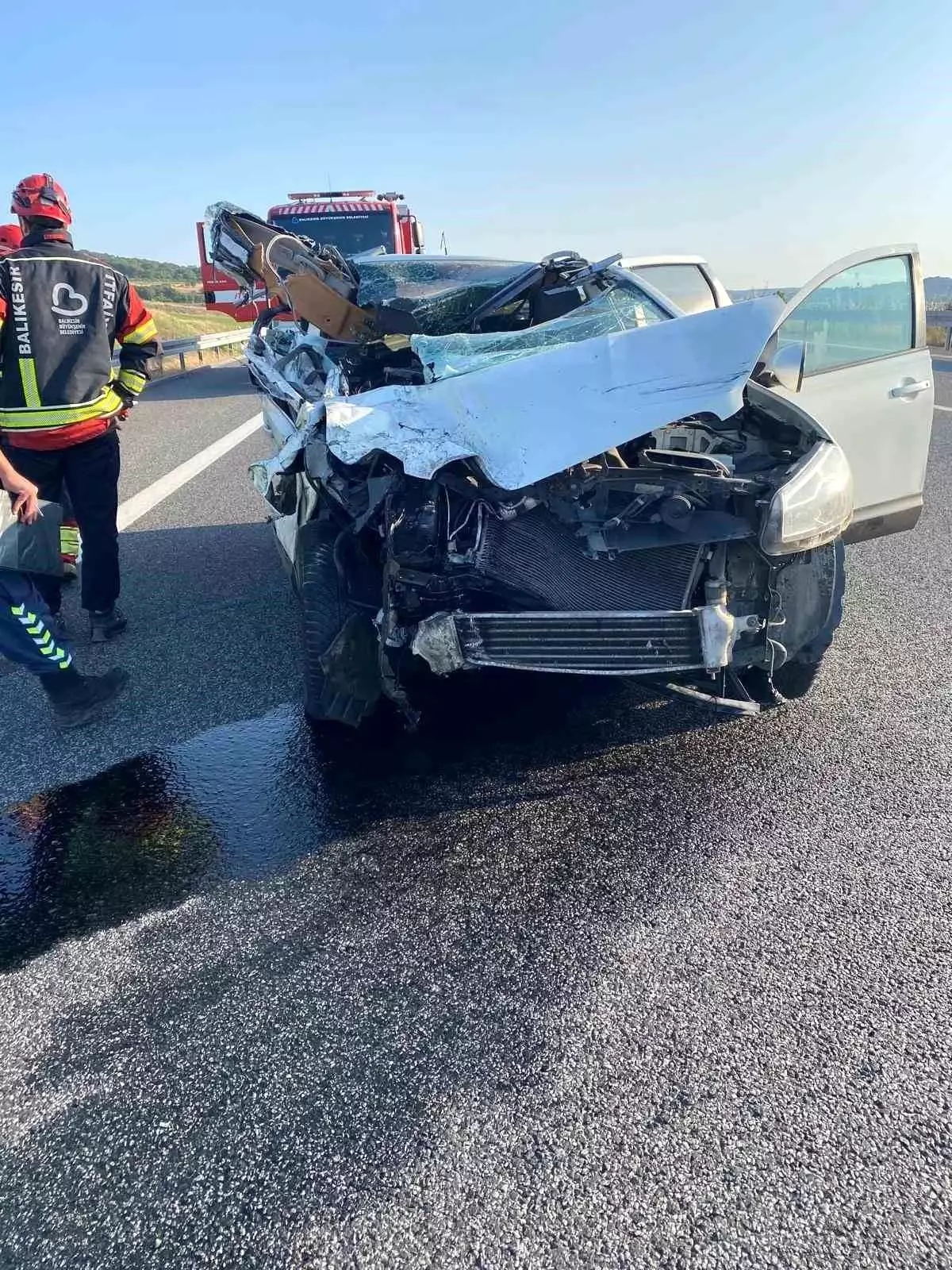 Balıkesir'de Kaza: 2 Kişi Hayatını Kaybetti, 2 Kişi Yaralandı