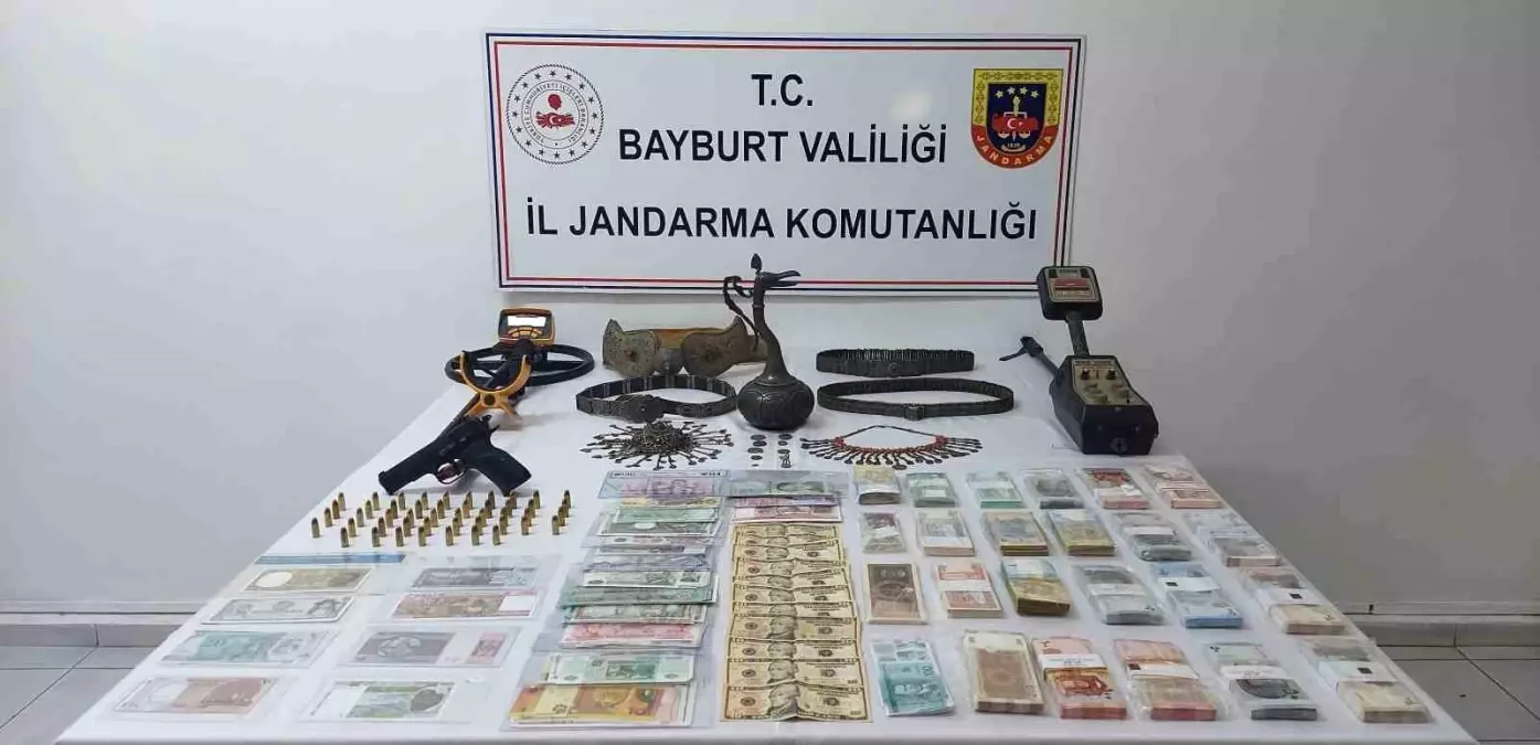Bayburt'ta Tarihi Eser Kaçakçılığı Operasyonu: 22 Gözaltı