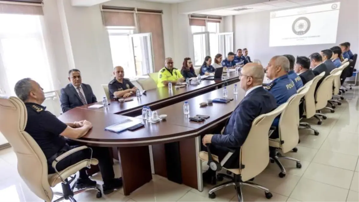 Bilecik'te Trafik ve Asayiş Önlemleri Değerlendirme Toplantısı Yapıldı