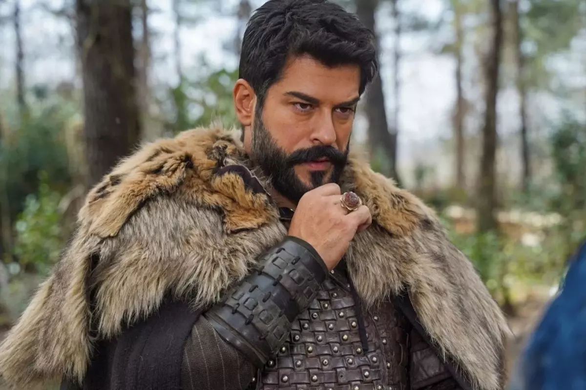 Burak Özçivit'in yeni oyuncağının fiyatı dudak uçuklattı