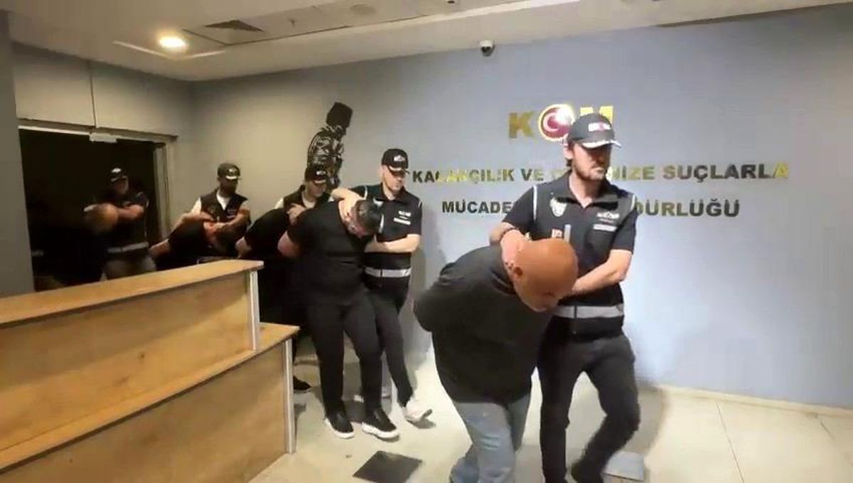 Bursa'da Eş Zamanlı Dolandırıcılık Operasyonu: 11 Gözaltı