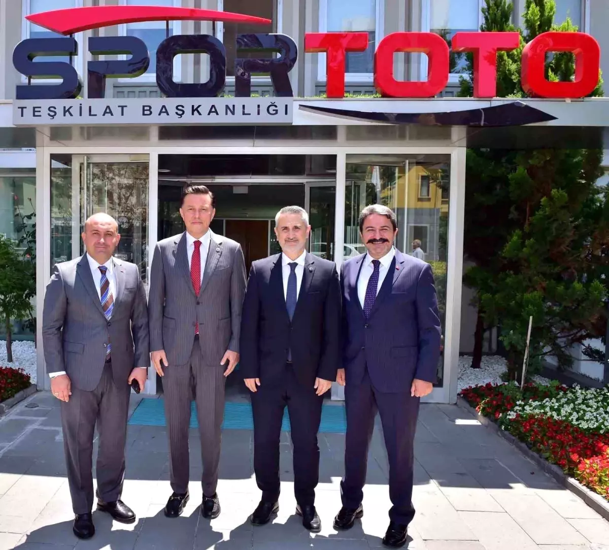 Eskişehir'e 25 Yeni Spor Tesisi ve Atlı Okçuluk Merkezi Geliyor