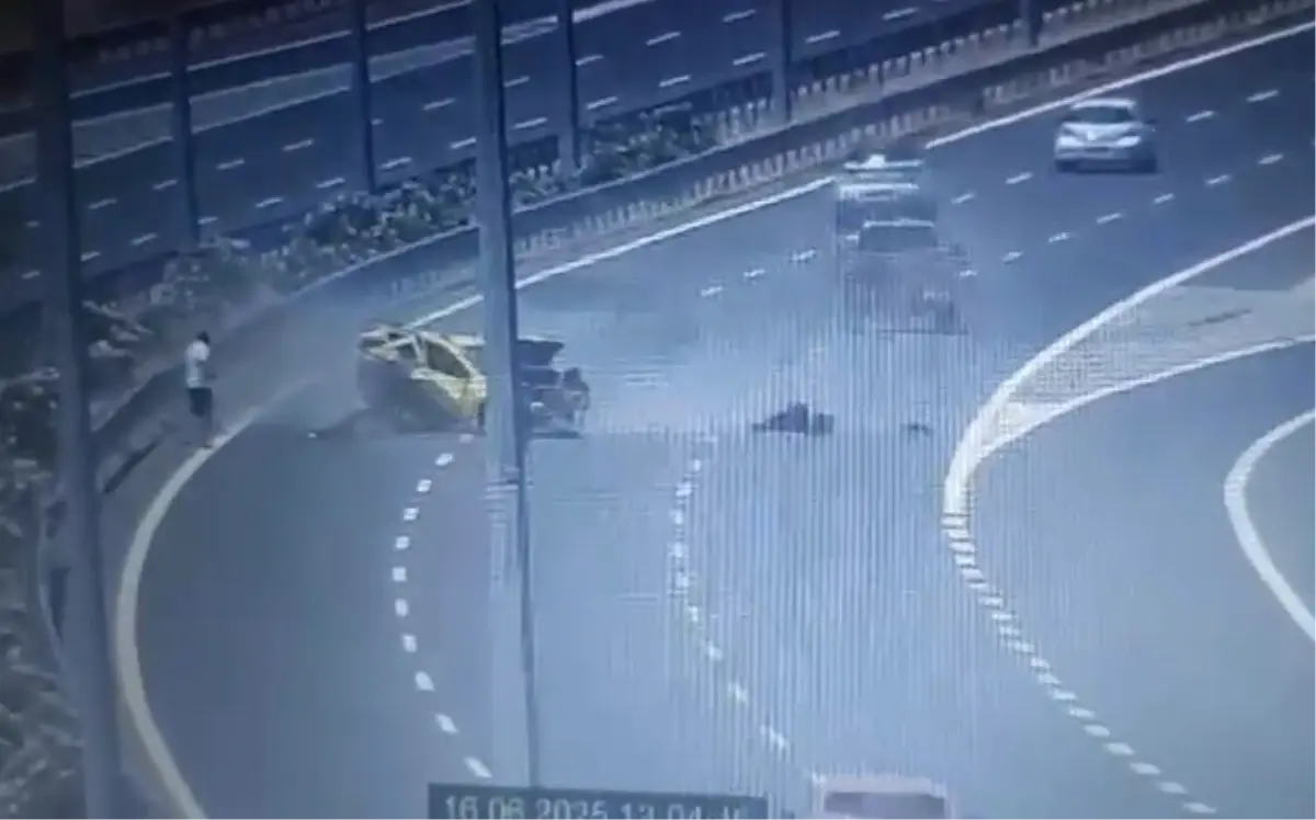 İzmir'de 1 kişinin öldüğü feci kaza kamerada