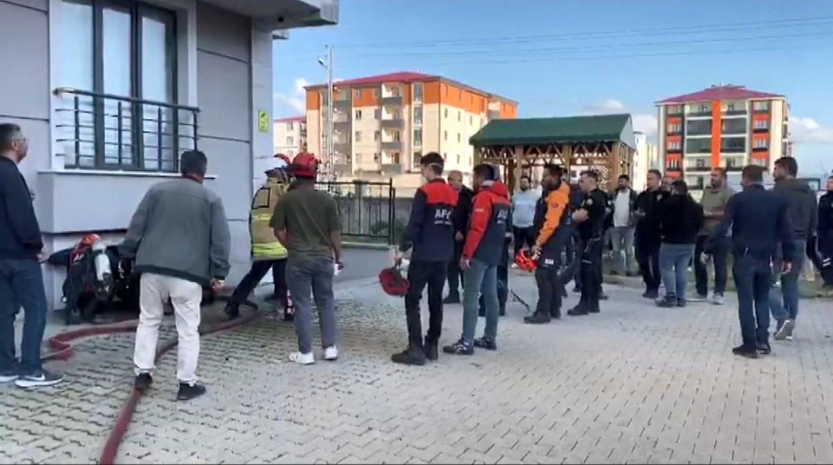 Kars'ta 5 Katlı Binada Patlama ve Yangın