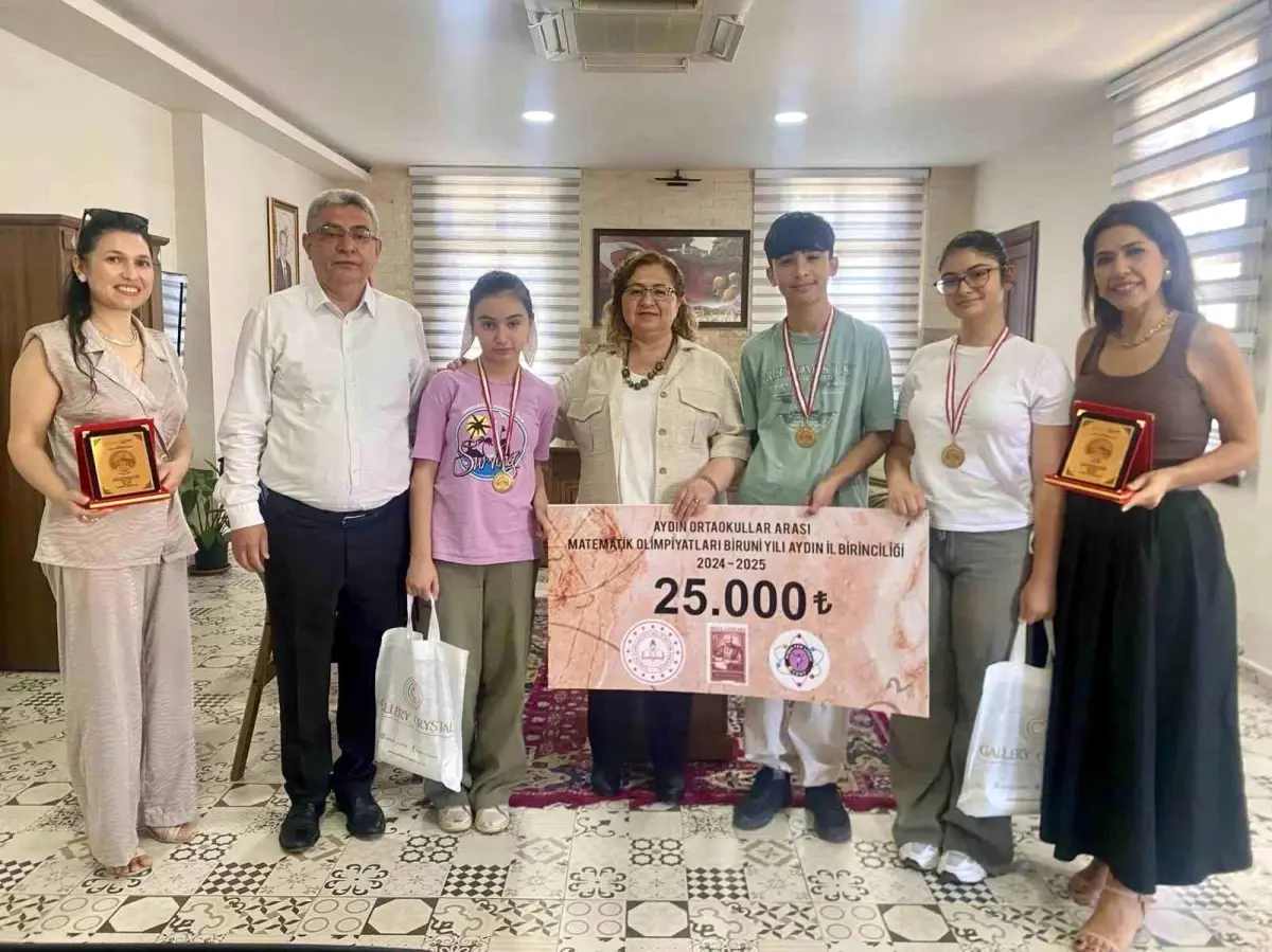 Germencik Kaymakamı, Matematik Olimpiyatları'nda Başarı Gösteren Öğrencileri Ödüllendirdi