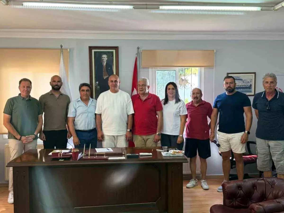 Kuşadasıspor, Altyapı Sorumluluğuna Tevfik Ata Tekin'i Getirdi