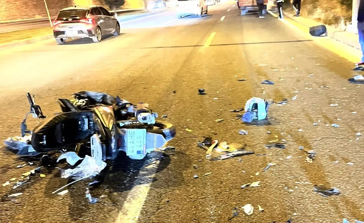 Malatya-Elazığ Yolunda Motosiklet ile Traktör Çarpıştı: 1 Yaralı