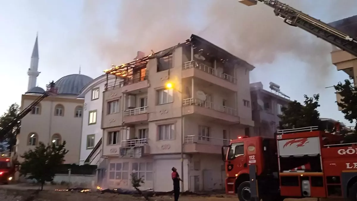 Gölbaşı'nda Mangal Yangını Evi Kullanılamaz Hale Getirdi