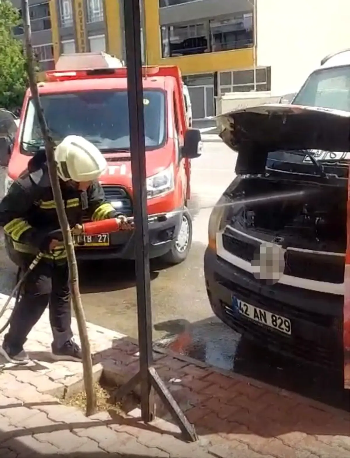 Konya'da Park Halindeki Minibüste Yangın