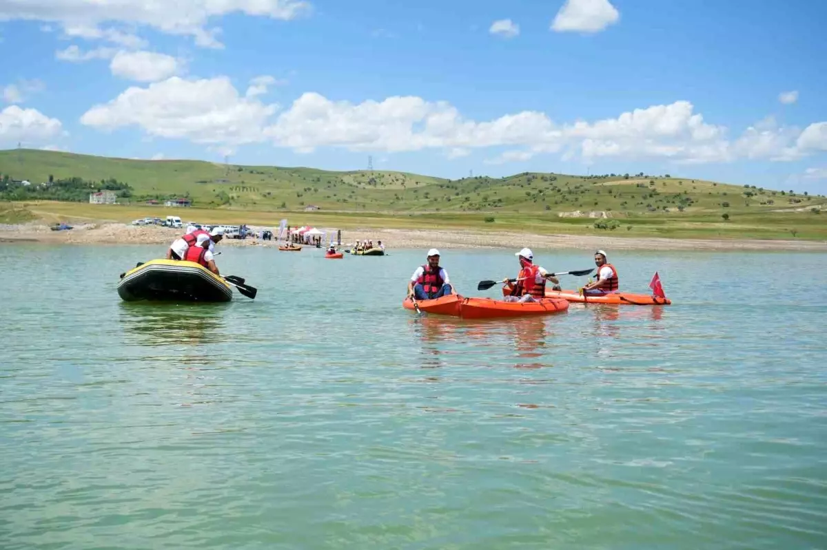 Muş'ta Gençlik ve Spor Festivalleri'nde Kano ve Rafting Heyecanı