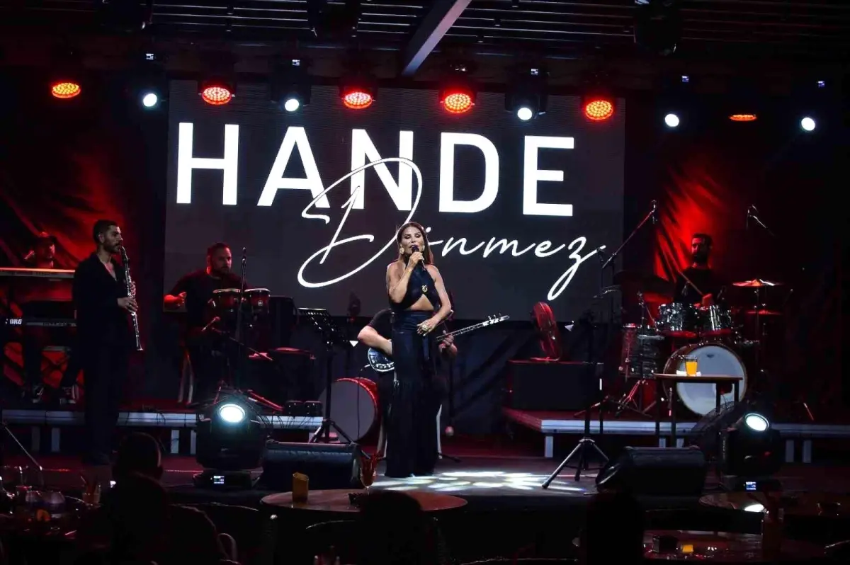 Hande Dönmez Bodrum'da Unutulmaz Bir Konser Verdi