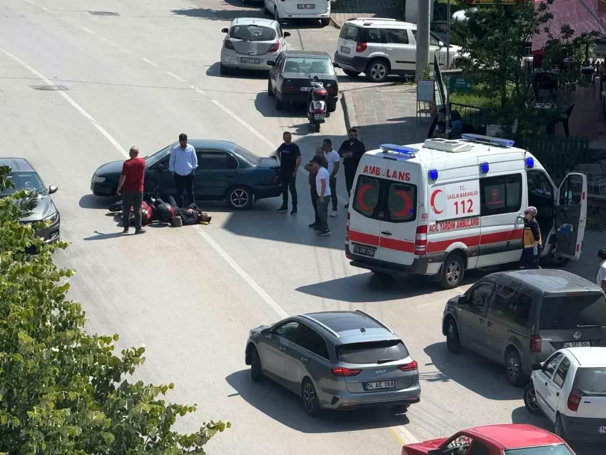 Bolu'da Otomobil ile Elektrikli Motosiklet Çarpıştı: Sürücü Yaralandı