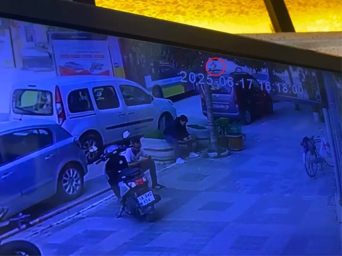 Bursa'da Motosiklet ve Halk Otobüsü Çarpıştı: 1 Yaralı