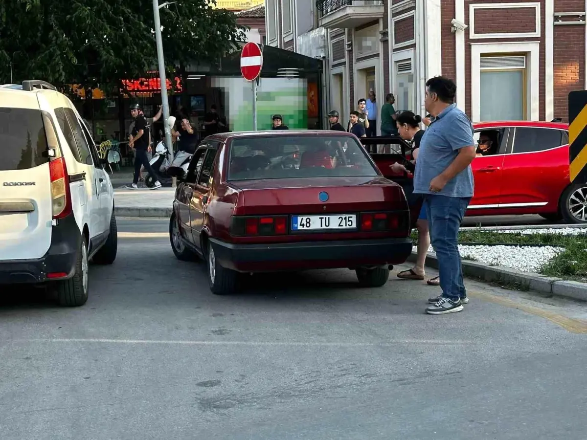 Polise mukavemet gösterdi, annesi 'beter ol' dedi