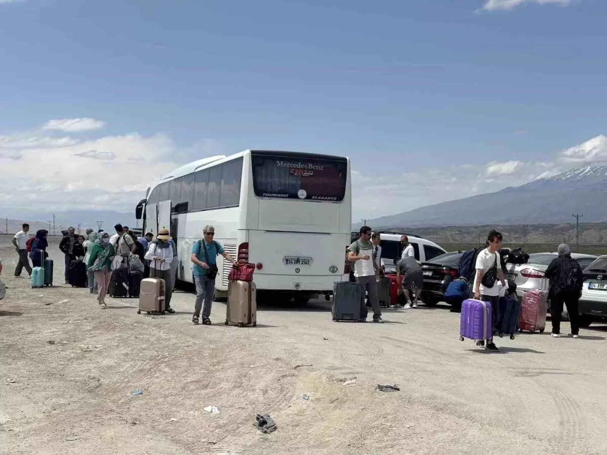 İran-İsrail Gerilimi, Yabancı Turistlerin Türkiye'ye Geçişini Artırdı