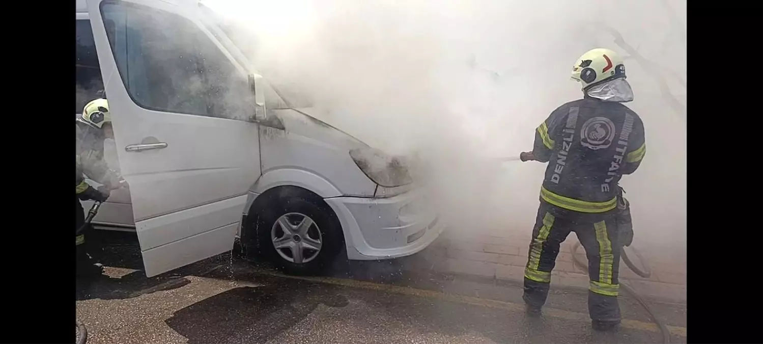 Denizli'de İşçi Servisi Yangın Çıkardı